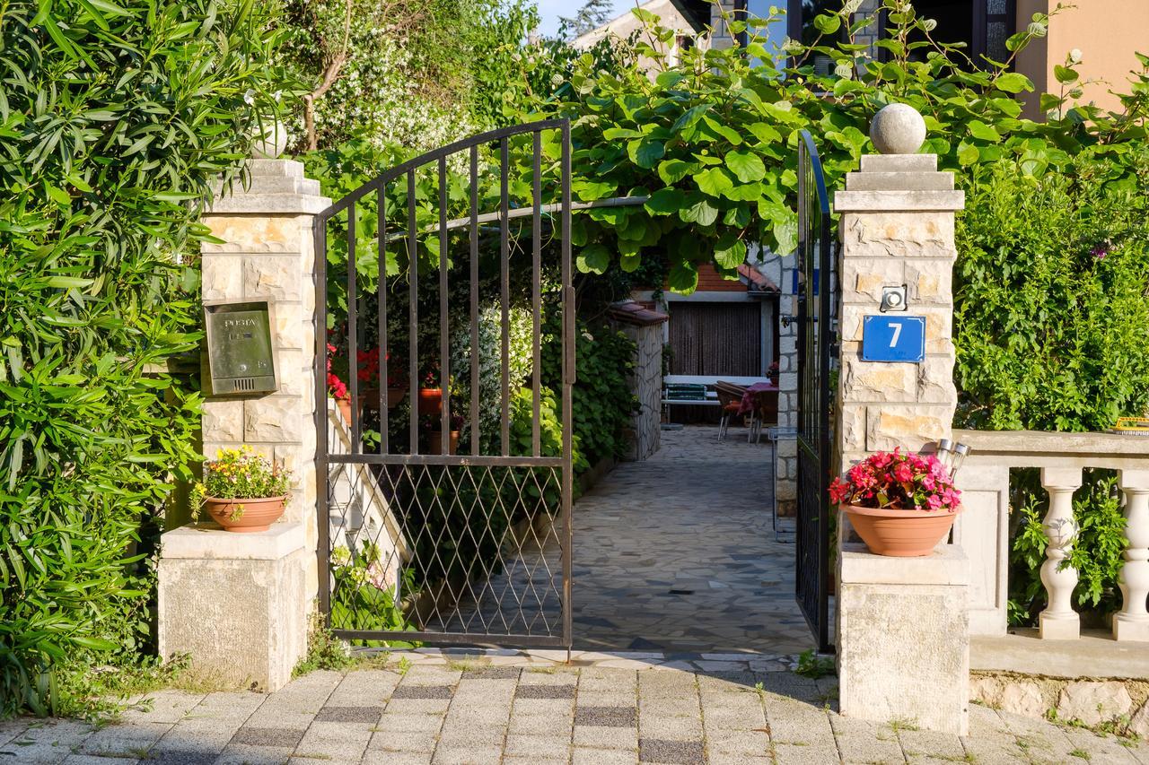 Apartments Beba Mali Losinj Ngoại thất bức ảnh