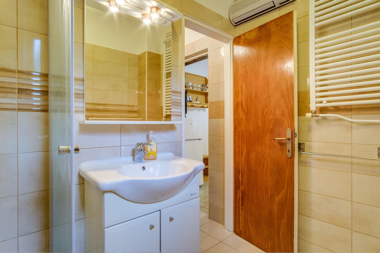 Apartments Beba Mali Losinj Ngoại thất bức ảnh