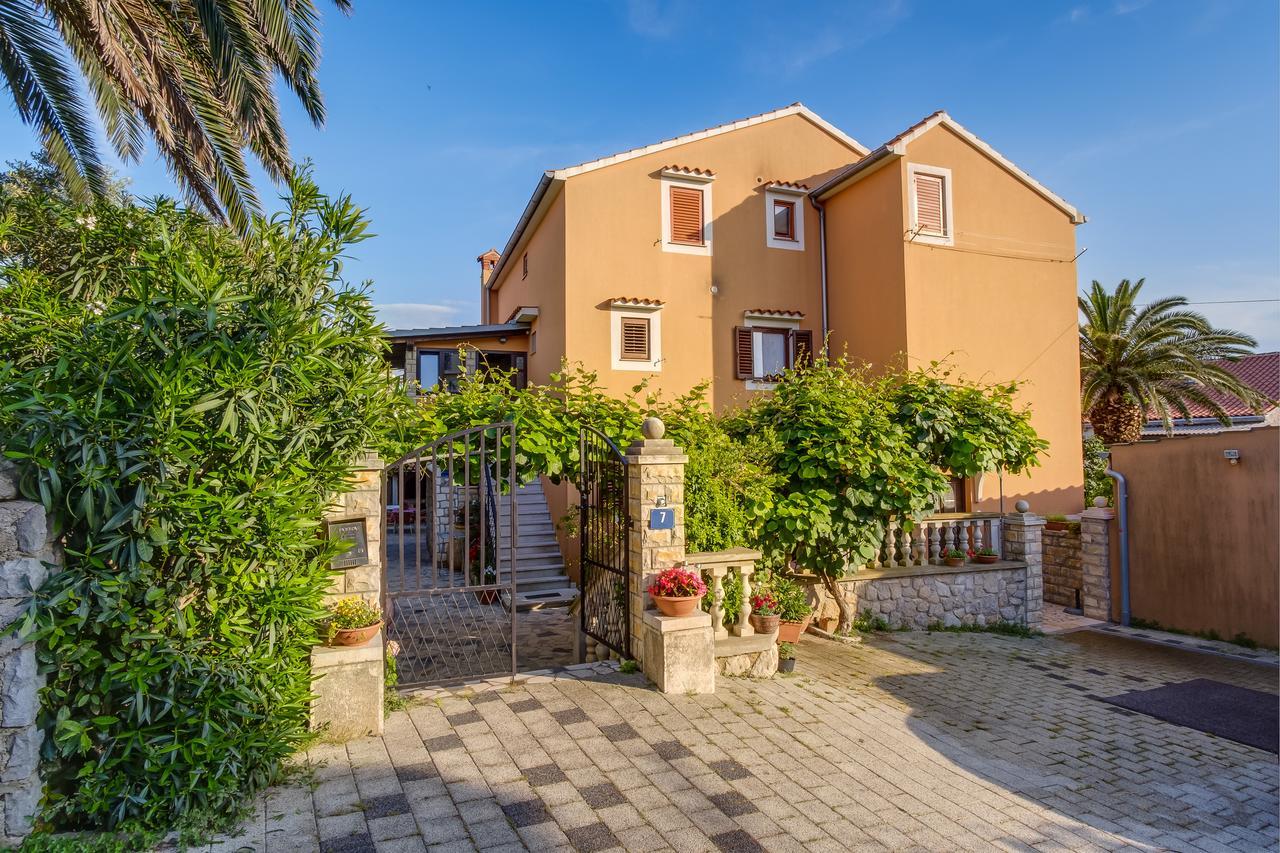 Apartments Beba Mali Losinj Ngoại thất bức ảnh