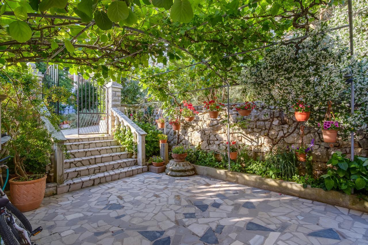 Apartments Beba Mali Losinj Ngoại thất bức ảnh